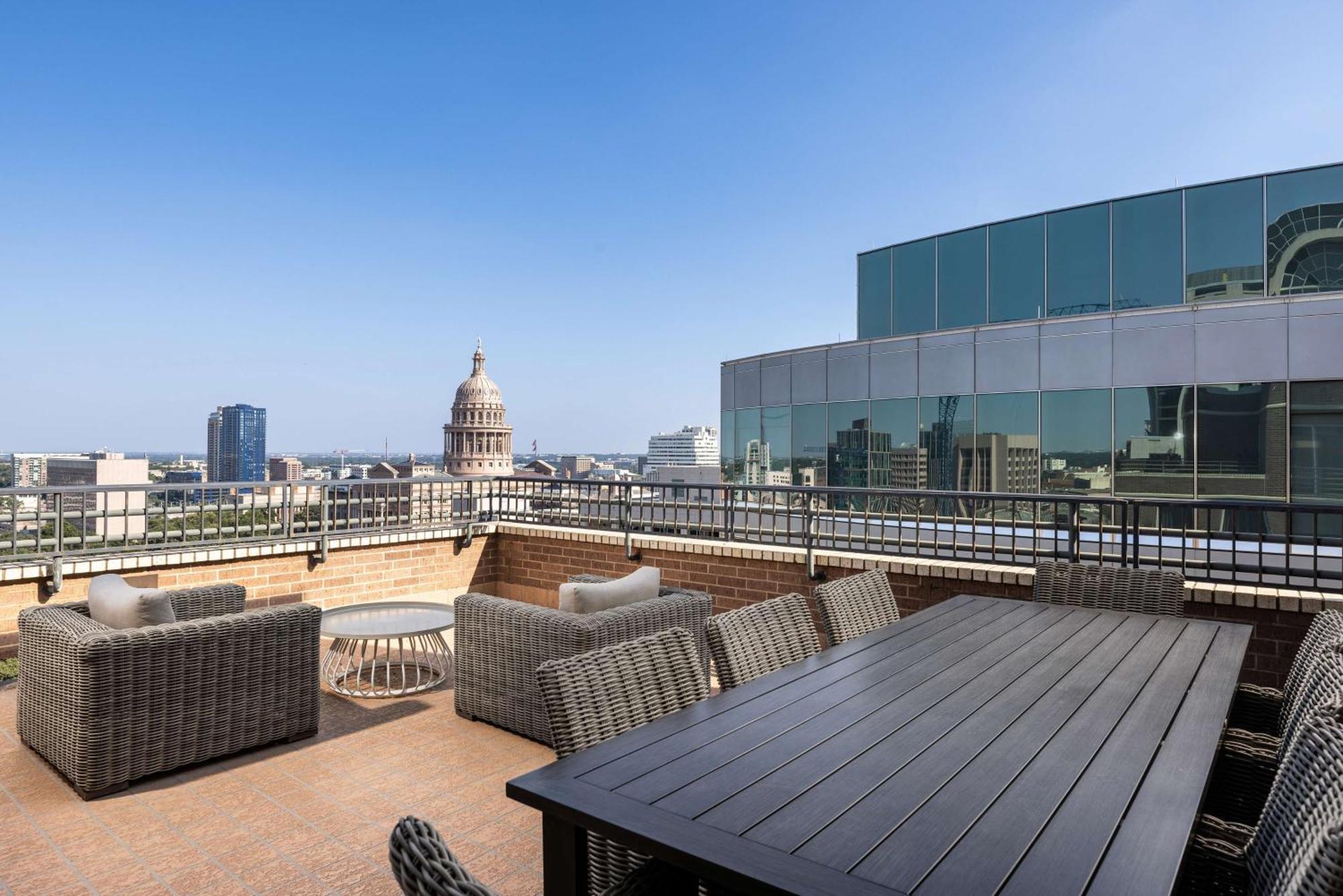 Doubletree Suites By Hilton Austin Downtown Capitol Exteriér fotografie
