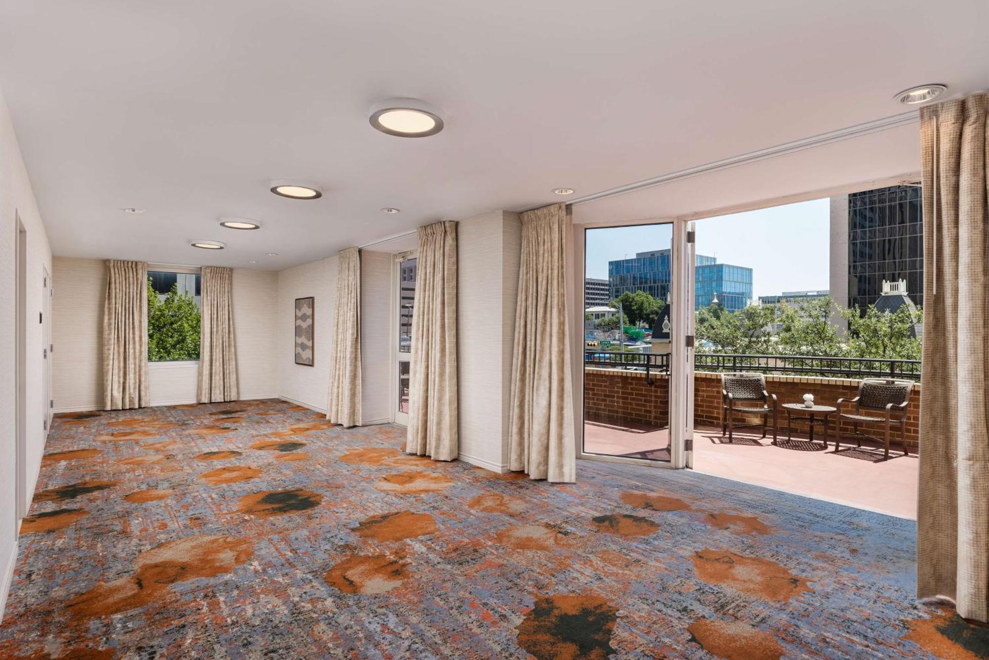 Doubletree Suites By Hilton Austin Downtown Capitol Exteriér fotografie